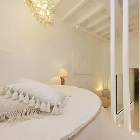 Navona Jacuzzi Boutique *